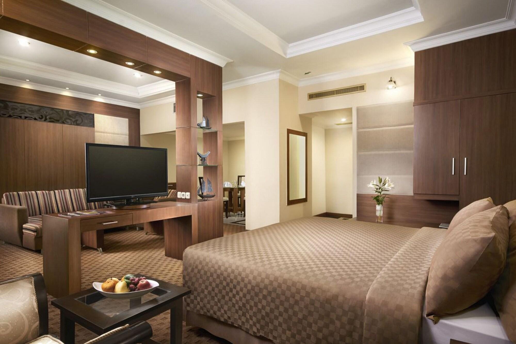 Singgasana Hotel Макасар Экстерьер фото